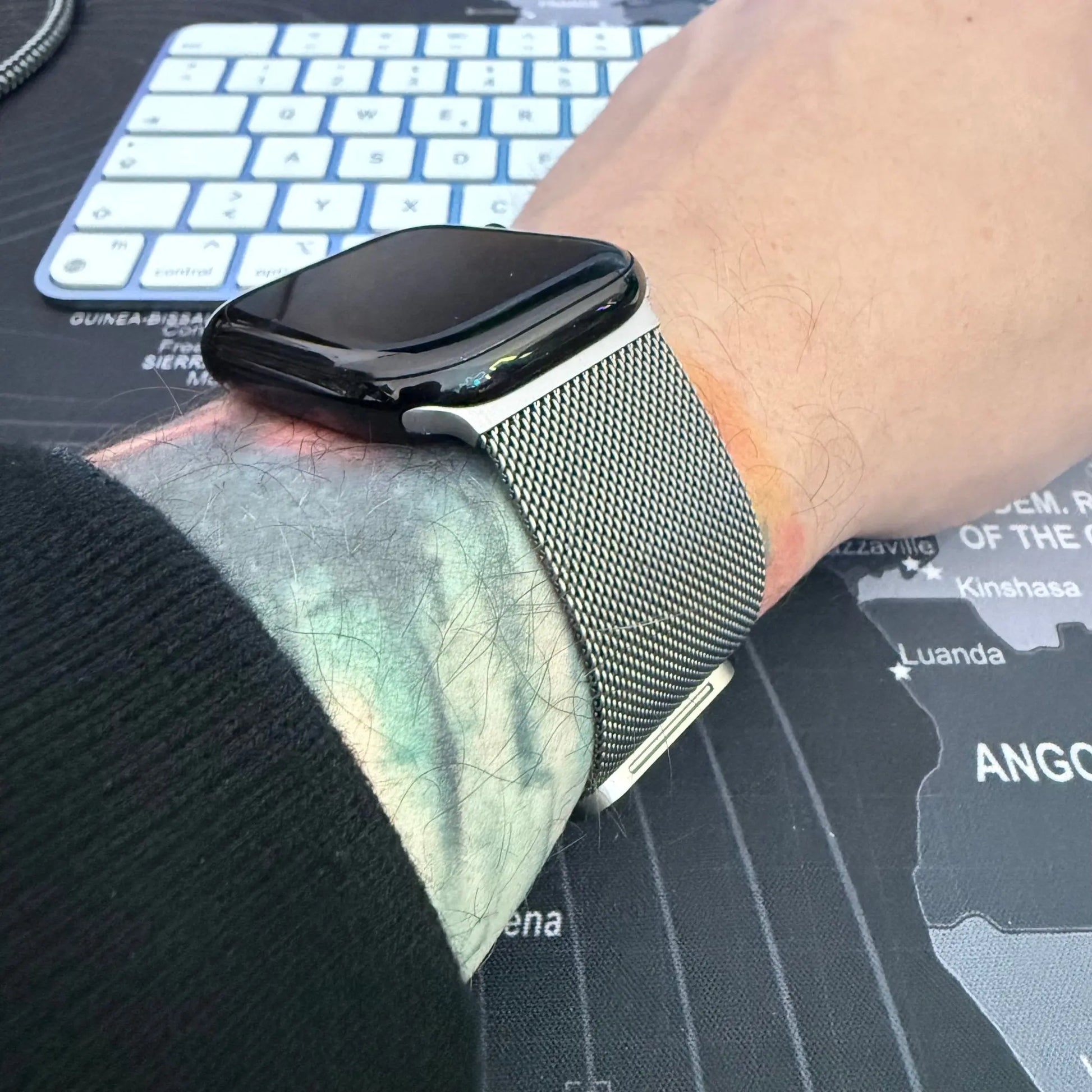Modernes Milanese Loop Armband für Apple Watch – Edles Design für Business & Alltag - Bandora